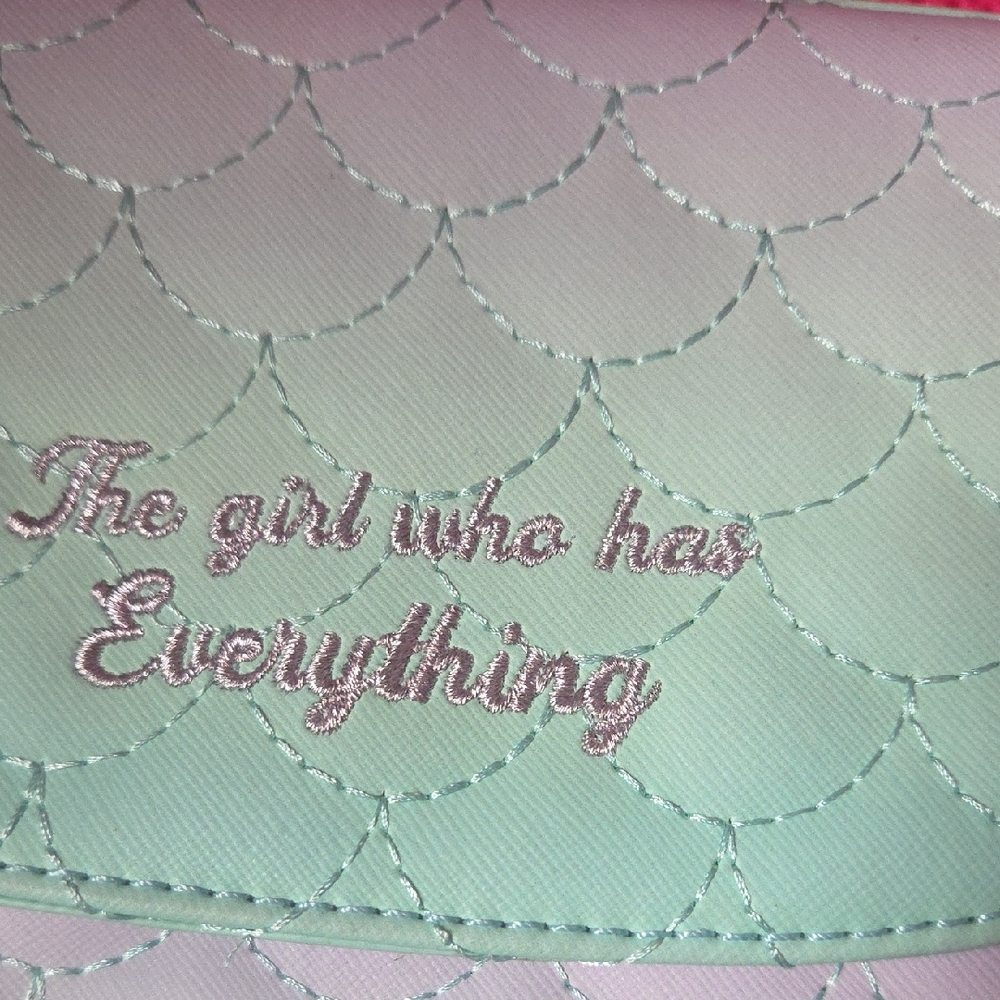 Pastel Clutch - Picture 3 of 9
